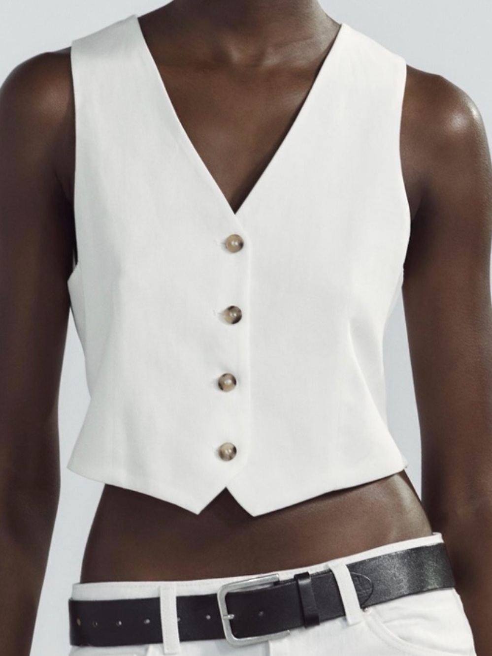 BACK CUT OUT VEST